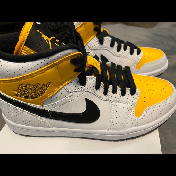 Jordan 1 Mid - Picture 8 of 8